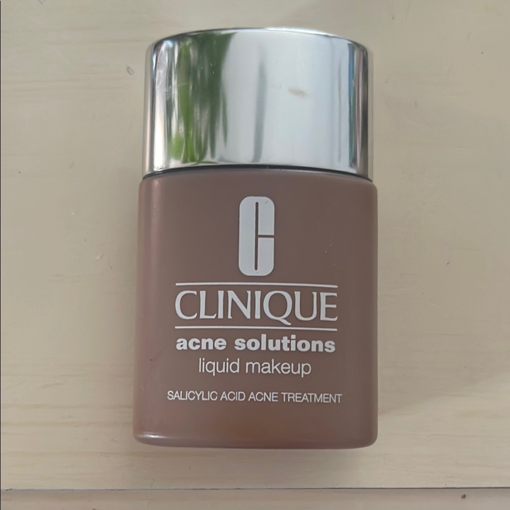 Clinique Acne Solutions Liquid Makeup - Brown